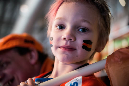 ung Karlskrona supporter innan ishockeymatchen i SHL mellan