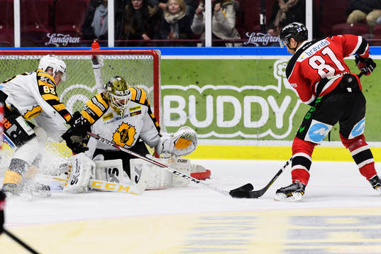 Malmö Redhawks Ilari Filppula oroar framför Skellefteås