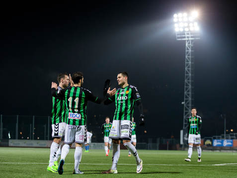 GAIS Arvin Shojaee jublar ihop med Sebastian Möller och