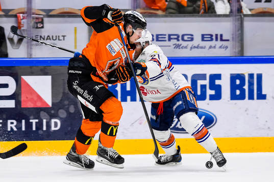 Karlskronas Marcus Paulsson och Växjös Cory Murphy