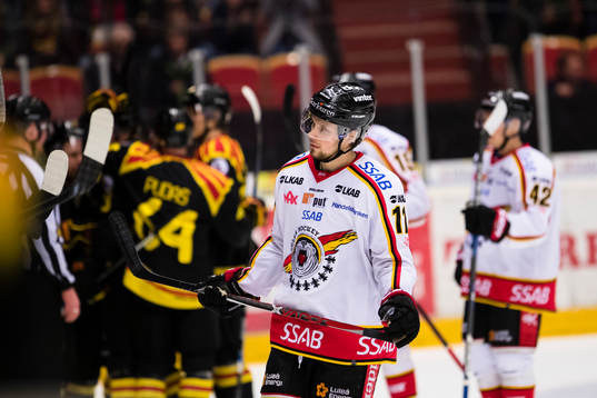 Luleås Petter Emanuelsson ser deppig ut