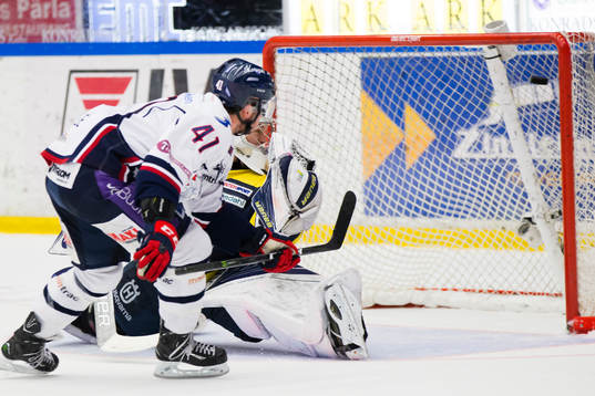 s målvakt Linus Söderström