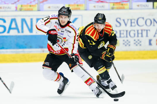 Luleås Bill Sweatt och Brynäs Kevin Clark
