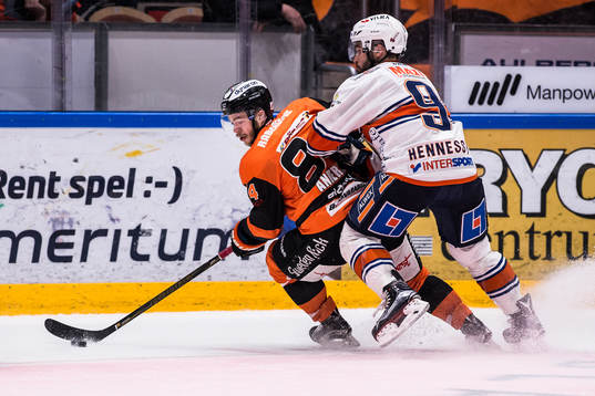 Karlskronas Jimmy Andersson  och Växjös Josh Hennessy