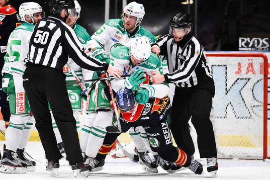 Bråk mellan Rögles Alen Bibic och Djurgårdens Henrik