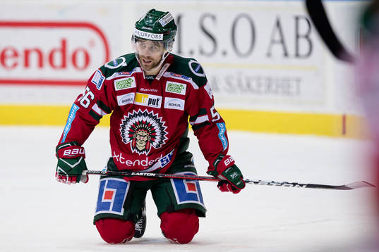 Frölundas Jonathan Sigalet sittande