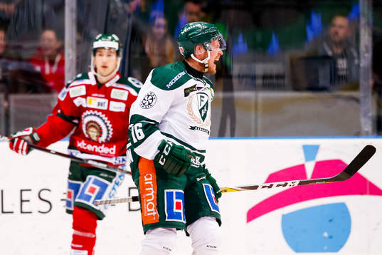 Färjestads Alexander Johansson jublar