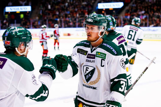 Färjestads Magnus Nygren jublar