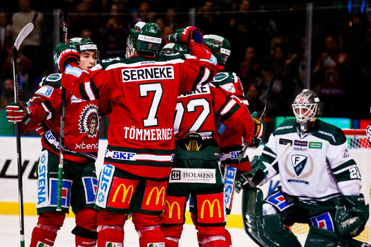 Frölundas Patrik Carlsson och Joel Lundqvist jublar