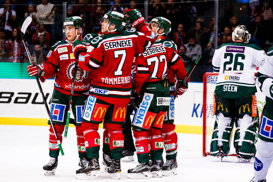 Frölundas Patrik Carlsson och Joel Lundqvist jublar