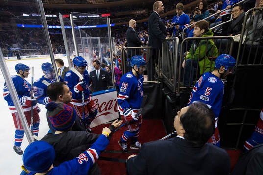 Rangers Jesper Fast lämnar isen