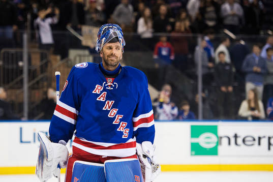 Rangers målvakt Henrik Lundqvist ler