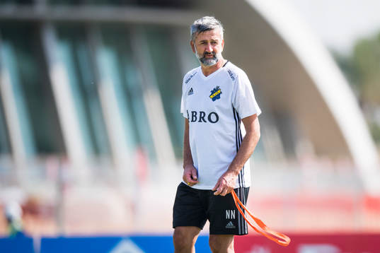 Assisterande tränare Nebojsa Novakovic