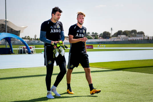 målvakt Kyriakos Stamatopoulos och Daniel Sundgren lämnar