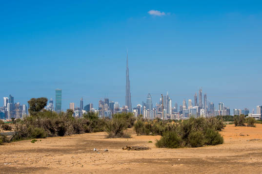 Översktsbild över Dubais centrum och skyline med Burj
