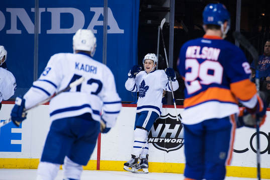 Maple Leafs William Nylander jublar