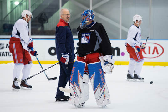 Målvaktstränaren Benoit Allaire och Henrik Lundqvist
