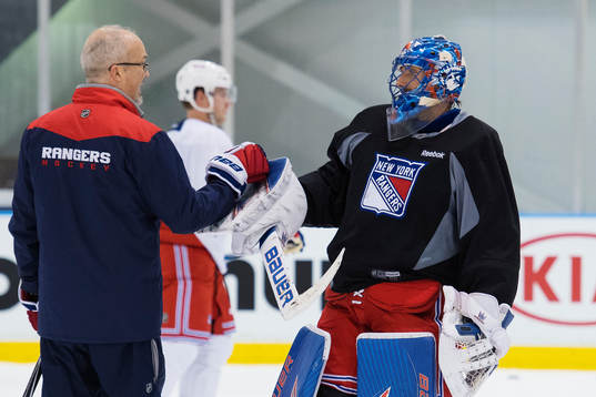 Målvaktstränaren Benoit Allaire och Henrik Lundqvist