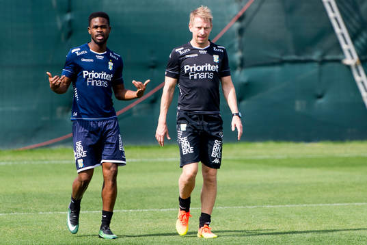 Abdul Razak och sjukgymnast Fredrik Larsson