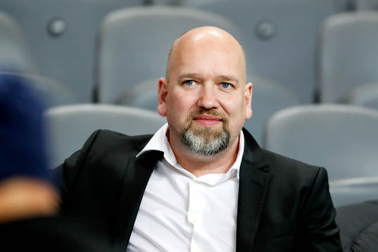 Hammarbys vd Henrik Kinlund på läktaren