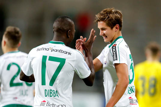 Hammarbys Pa Amat Dibba och Leo Bengtsson jublar