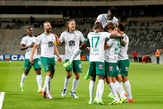Hammarbys Leo Bengtsson jublar med lagkamrater