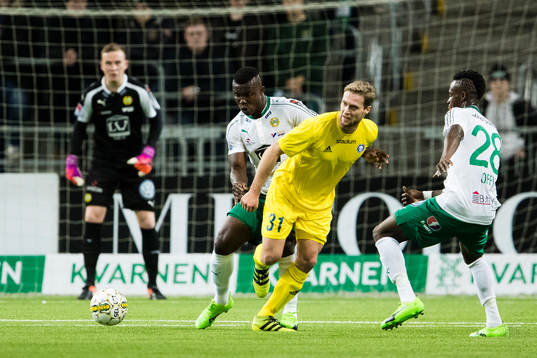 Hammarbys Joseph Aidoo och Gershon Koffie i kamp om bollen