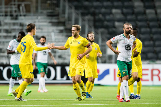 HJK Helsingfors Ville Jalasto och Akseli Pelvas jublar och