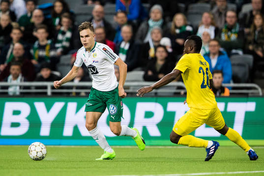 Hammarbys Dusan Jajic och HJK Helsingfors Vincent Onovo
