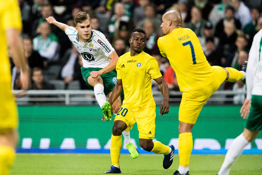 Hammarbys Dusan Jajic med ett skott förbi HJK Helsingfors