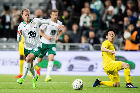 Hammarbys Pa Amat Dibba och <HJK Helsingfors Atomu Tanaka