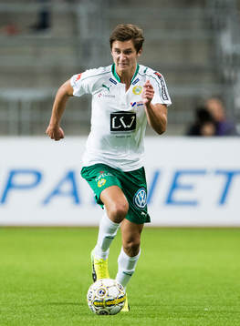 Hammarbys Leo Bengtsson med bollen