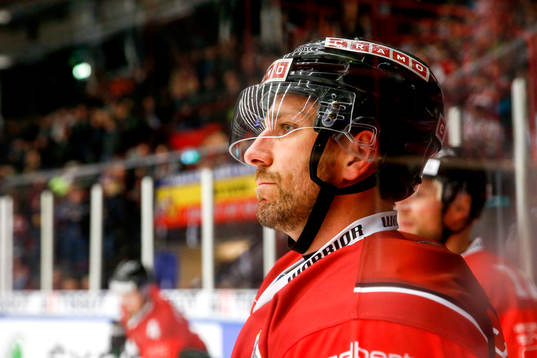 Frölundas Joel Lundqvist värmer upp