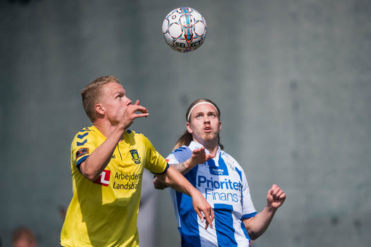 Bröndbys Hjörtur Hermansson och IFK Göteborgs Elias Mar