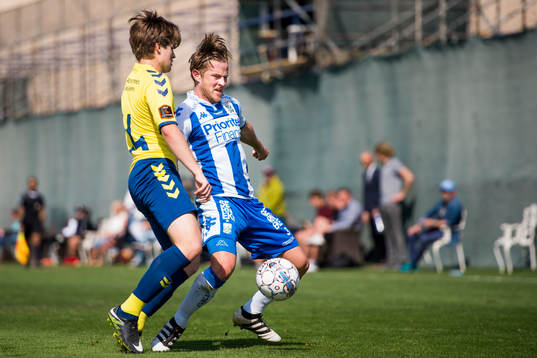 IFK Göteborgs Scott Jamieson och Bröndbys Tobias Noer