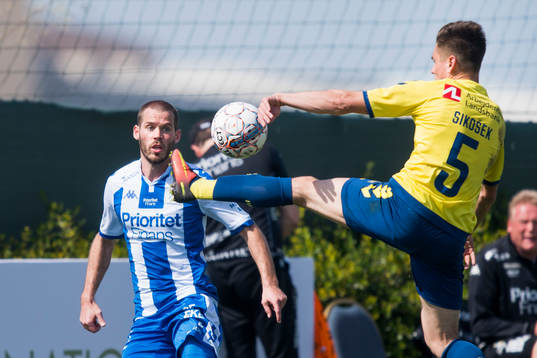 IFK Göteborgs Emil Salomonsson och Bröndbys Gregor Sikosek