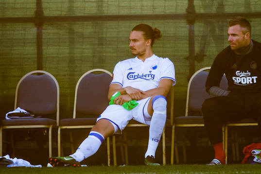 FC Köpenhamns Erik Johansson på bänken