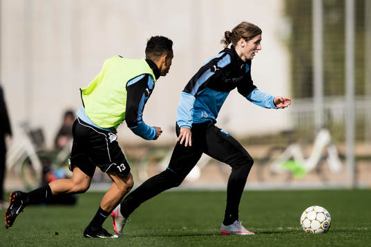 Pawel Cibicki och Yoshimar Yotún