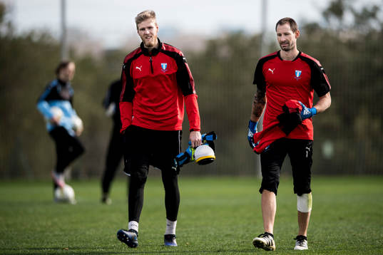 Målvakt Fredrik Andersson och målvakt Johan Wiland