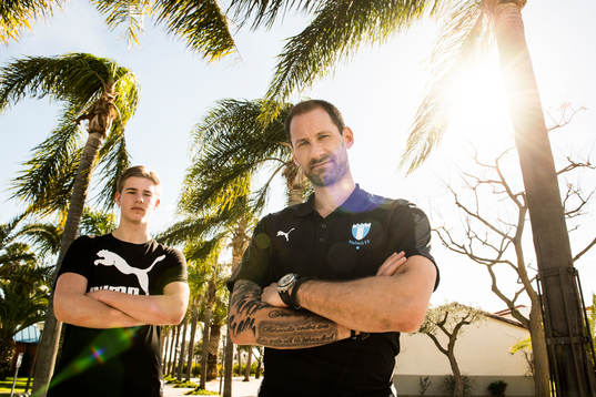 Målvakt Mathias Nilsson och målvakt Johan Wiland