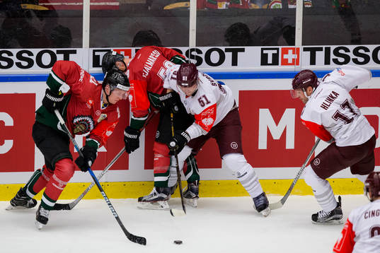 Frölundas Christoffer Ehn och Simon Hjalmarsson mot Sparta