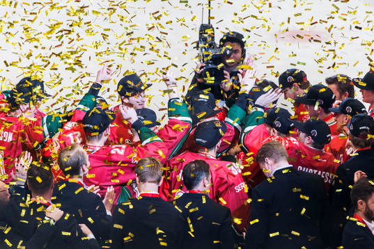 Frölunda firar vinsten av finalen i CHL mellan Frölunda
