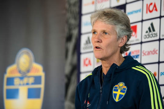 Sveriges förbundskapten Pia Sundhage presenterar truppen