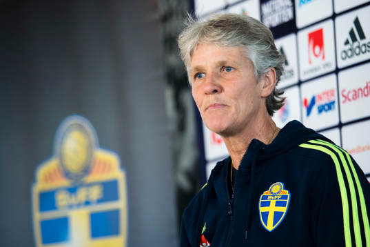 Sveriges förbundskapten Pia Sundhage presenterar truppen