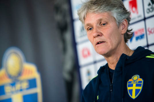 Sveriges förbundskapten Pia Sundhage presenterar truppen