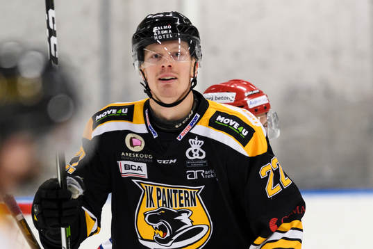 Panterns Lars Bryggman jublar