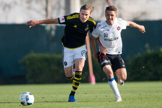 s Simon Thern och Midtjyllands Mikkel Duelund