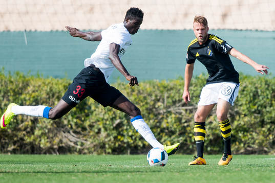 s Daniel Sundgren och Midtjyllands Paul Onuachu