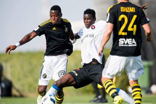 s Patrick Kpozo och Midtjyllands Paul Onuachu
