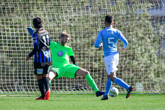 Sirius Alexander Nilsson gör 1-1 bakom Malmö FFs målvakt